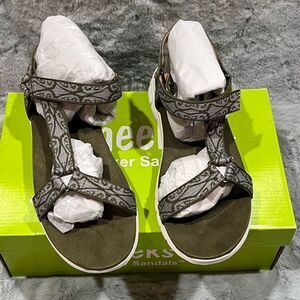 NWT Tony Little Cheeks Sneaker Sandals Olive Velcro Closure Size 8.5W